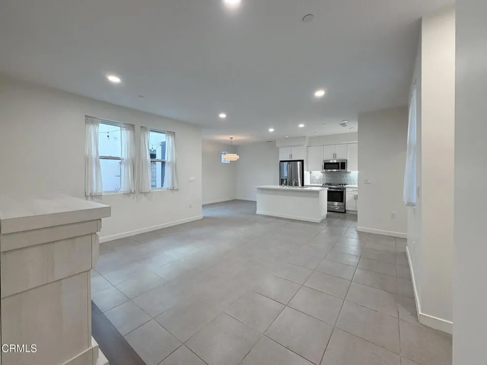 1568 E Thompson Boulevard Ventura, CA 93001
