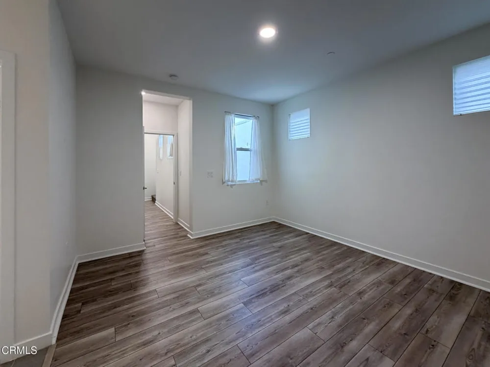 1568 E Thompson Boulevard Ventura, CA 93001