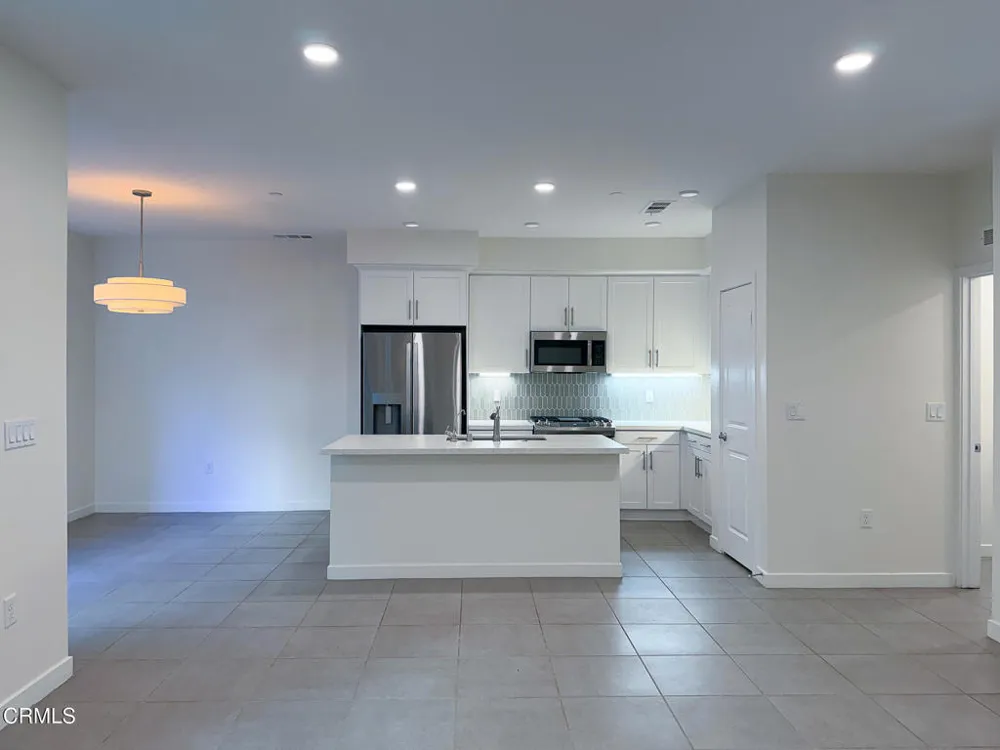 1568 E Thompson Boulevard Ventura, CA 93001