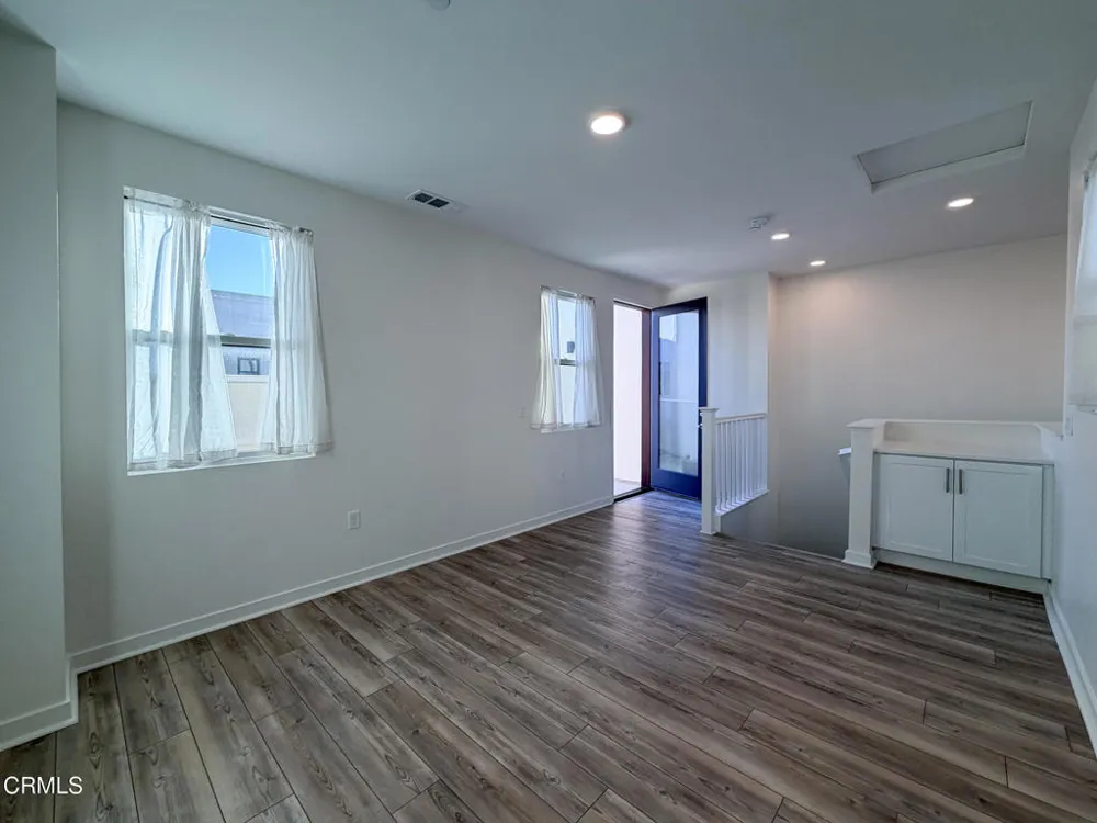 1568 E Thompson Boulevard Ventura, CA 93001