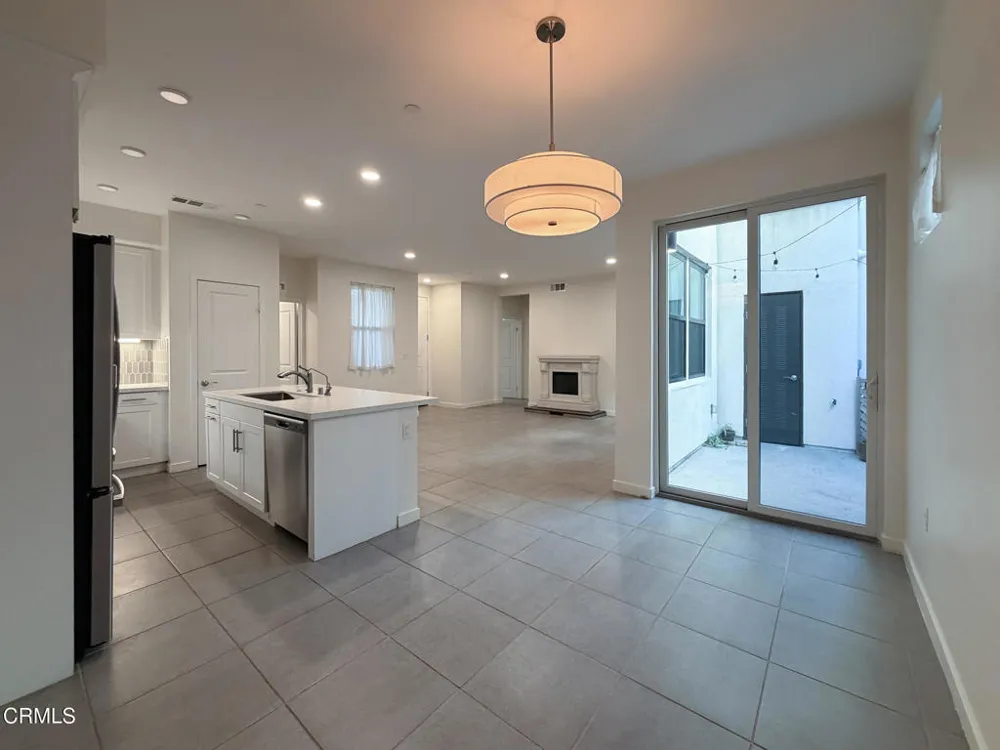 1568 E Thompson Boulevard Ventura, CA 93001