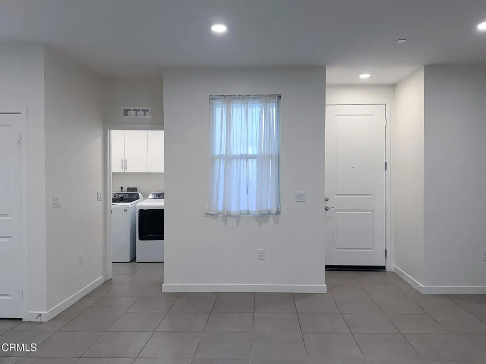 1568 E Thompson Boulevard Ventura, CA 93001