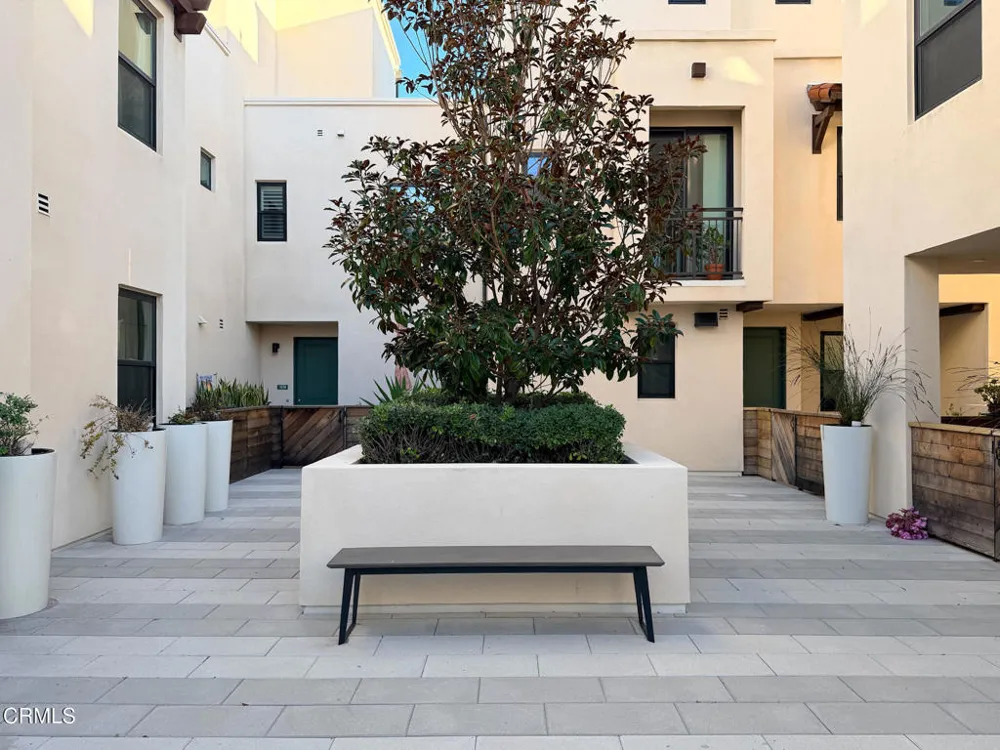 1568 E Thompson Boulevard Ventura, CA 93001