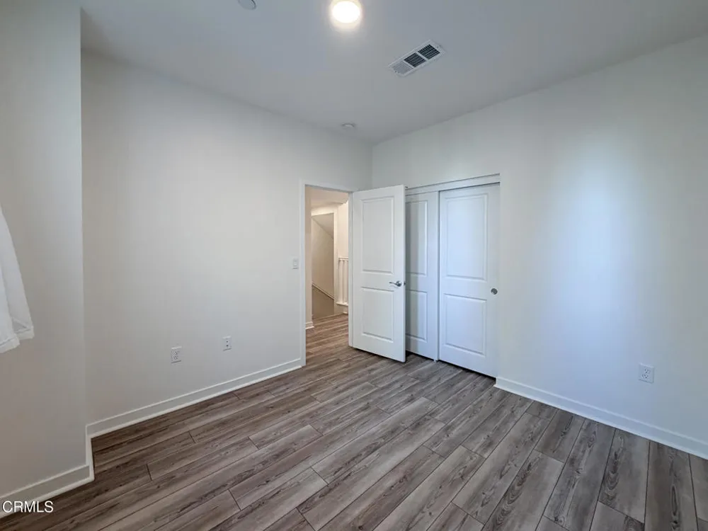1568 E Thompson Boulevard Ventura, CA 93001