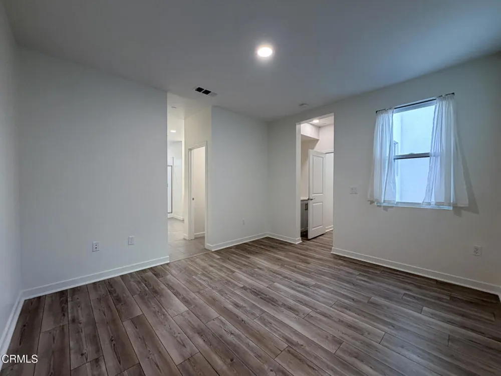 1568 E Thompson Boulevard Ventura, CA 93001