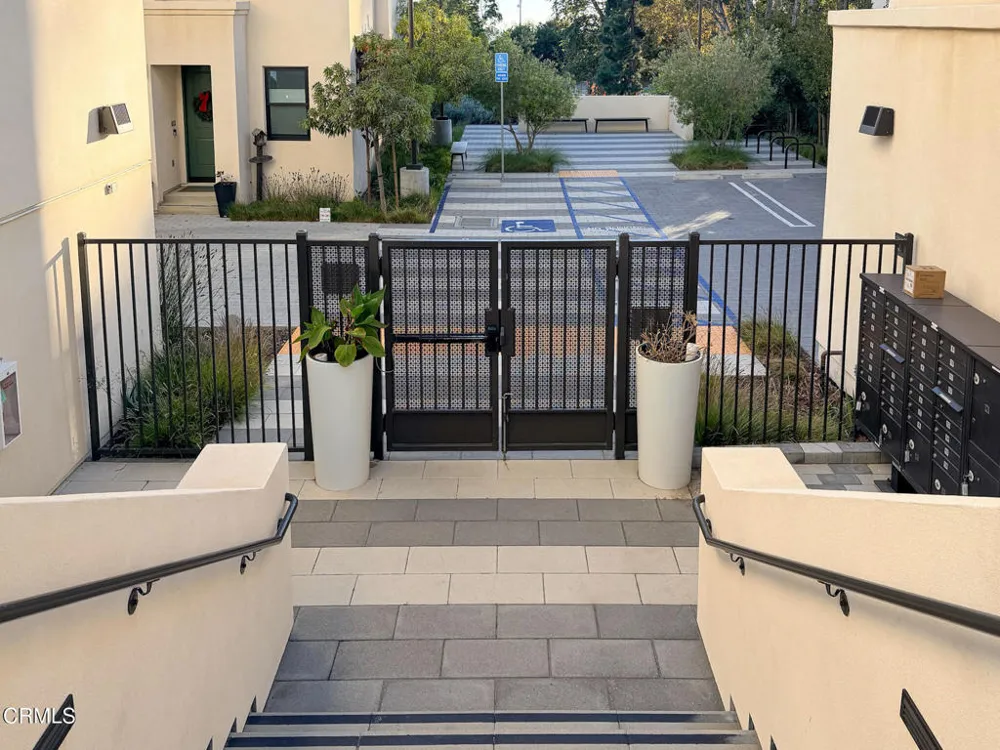 1568 E Thompson Boulevard Ventura, CA 93001