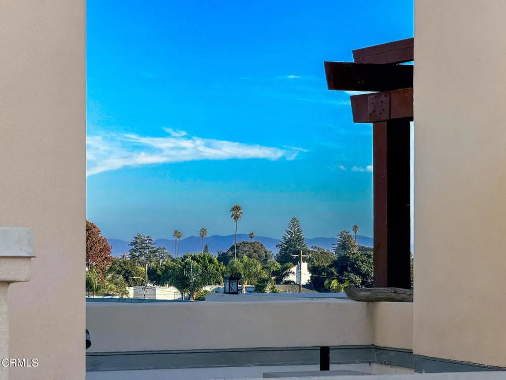 1568 E Thompson Boulevard Ventura, CA 93001