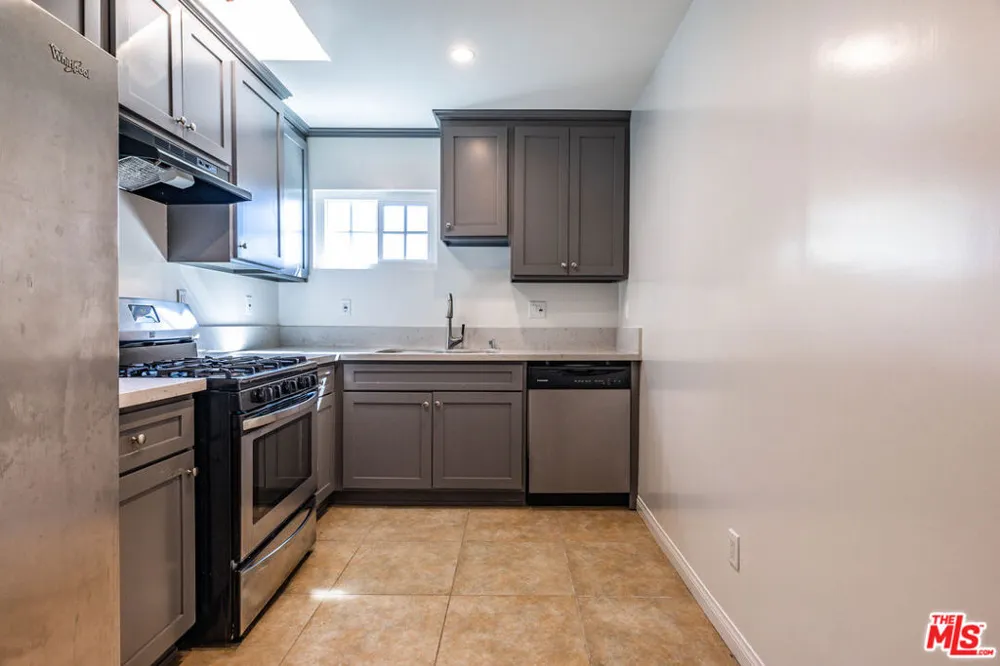 1112 Ocean Park Boulevard #D Santa Monica, CA 90405