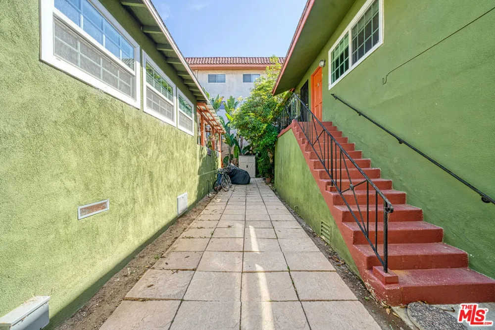 1112 Ocean Park Boulevard #D Santa Monica, CA 90405