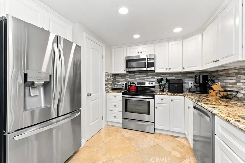 22570 Bass Place #1 Canyon Lake, CA 92587