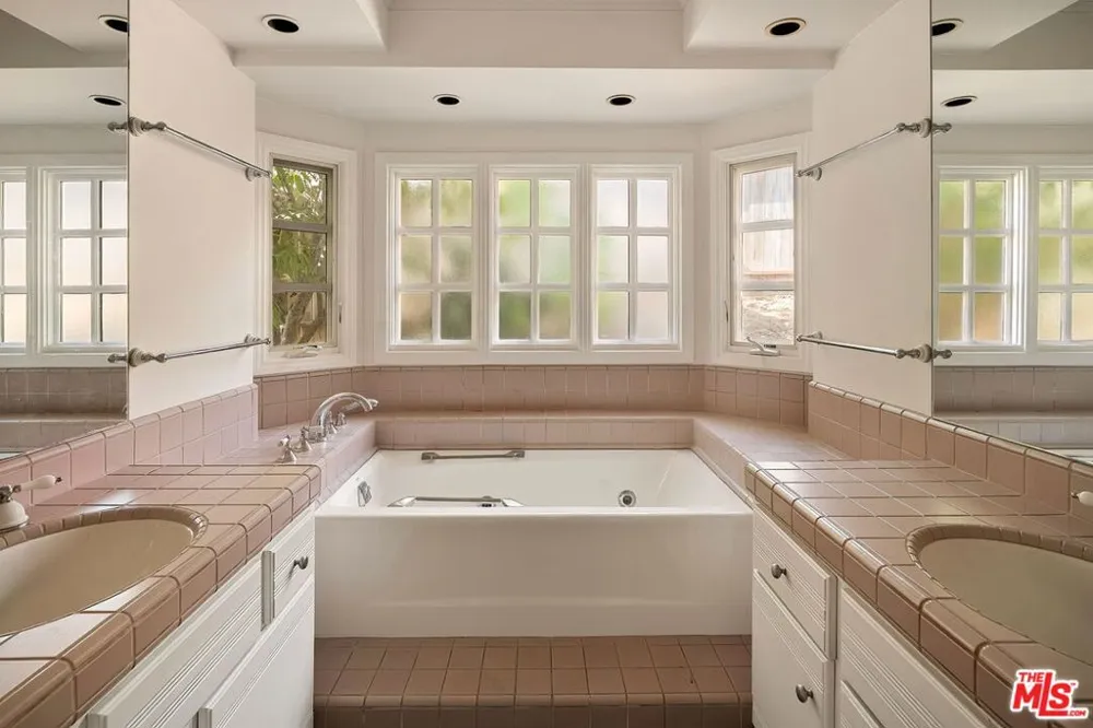 16801 W Sunset Boulevard Los Angeles, CA 90272