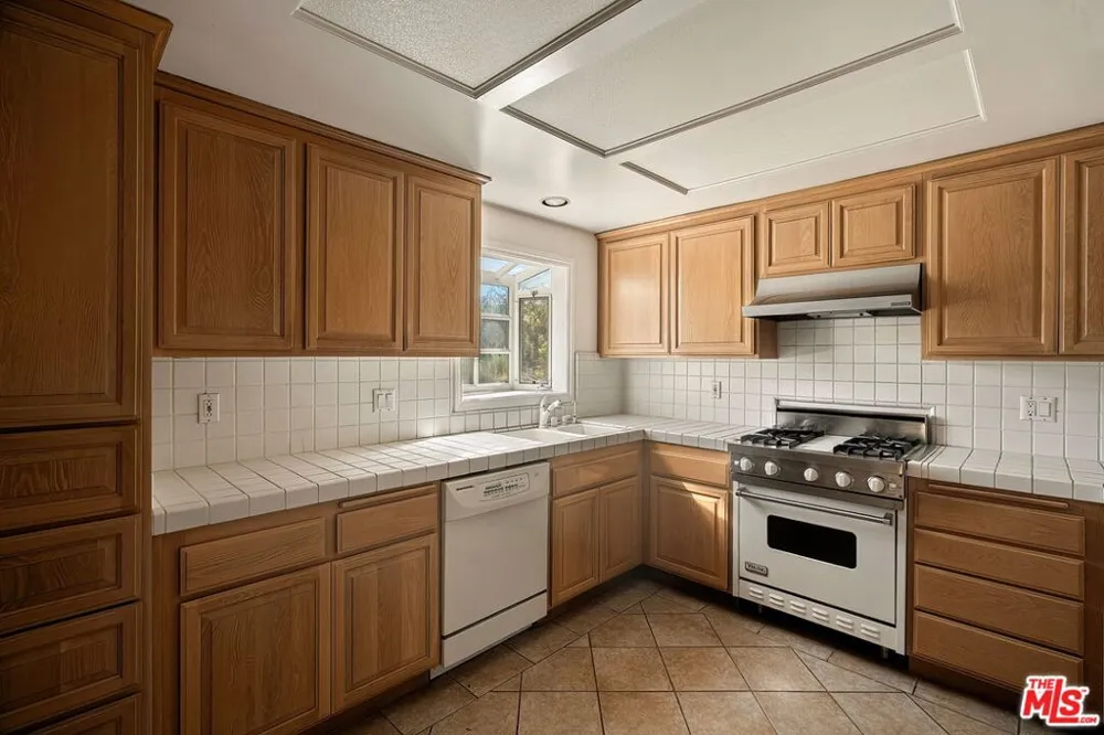 16801 W Sunset Boulevard Los Angeles, CA 90272