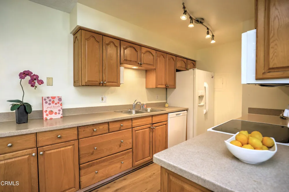 39 Dearborn Place #93 Goleta, CA 93117