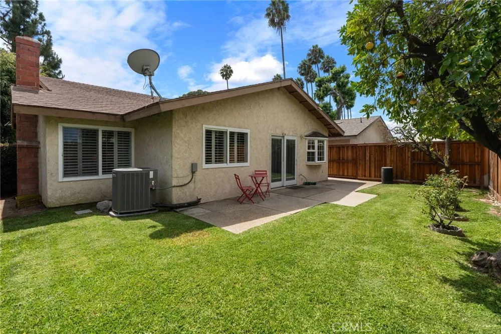 1825 W Las Palmas  Circle Orange, CA 92868