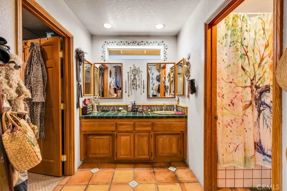 10341 Pinon Avenue Morongo Valley, CA 92256