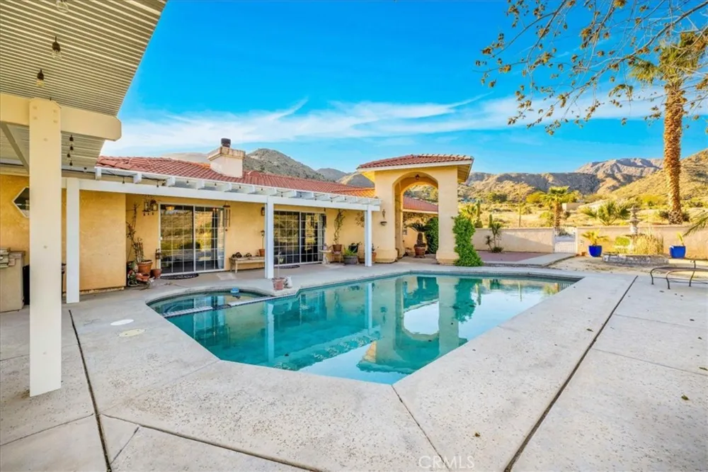 10341 Pinon Avenue Morongo Valley, CA 92256