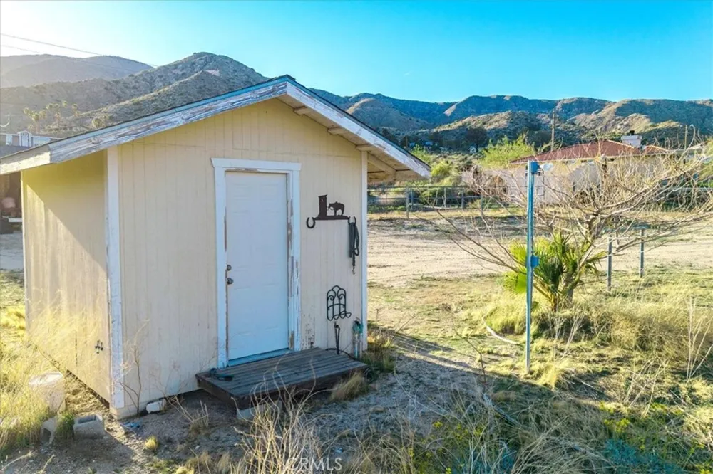 10341 Pinon Avenue Morongo Valley, CA 92256