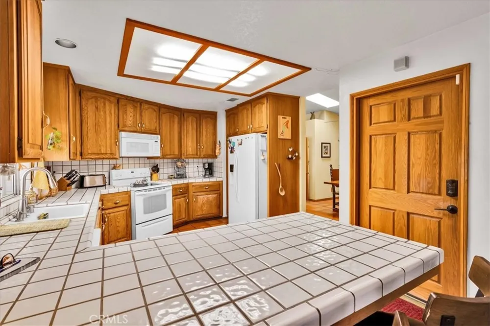 10341 Pinon Avenue Morongo Valley, CA 92256