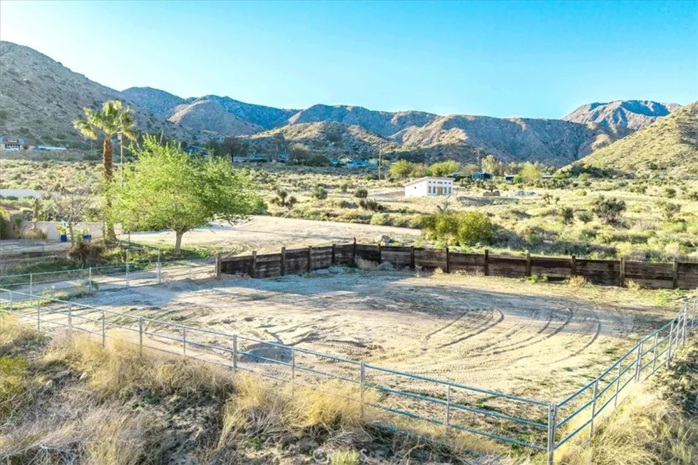 10341 Pinon Avenue Morongo Valley, CA 92256