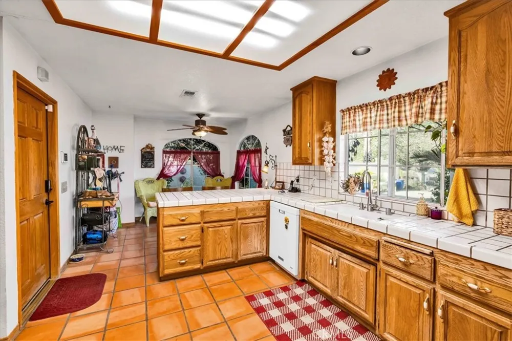 10341 Pinon Avenue Morongo Valley, CA 92256