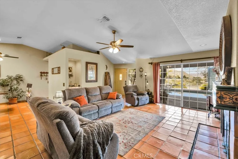 10341 Pinon Avenue Morongo Valley, CA 92256