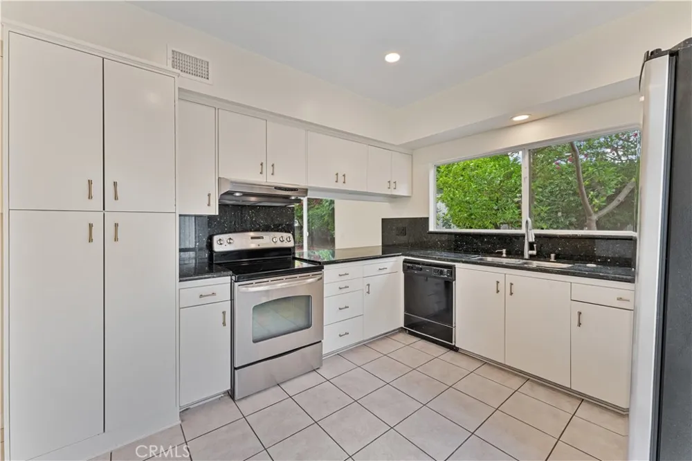 20 Norton St Irvine, CA 92612
