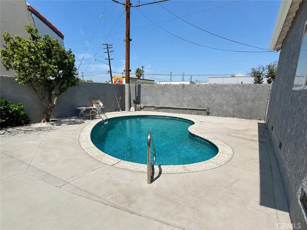 7805 Eglise Pico Rivera, CA 90660