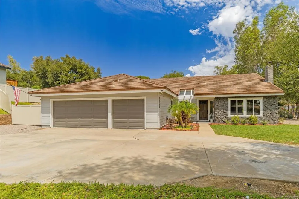 15311 La Plata Court Ramona, CA 92065