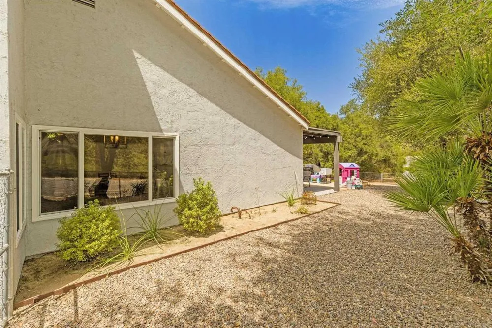 15311 La Plata Court Ramona, CA 92065