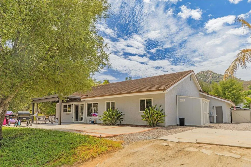 15311 La Plata Court Ramona, CA 92065
