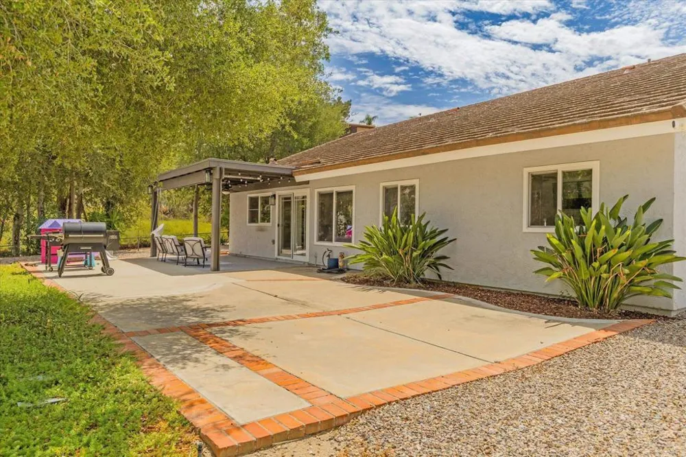 15311 La Plata Court Ramona, CA 92065