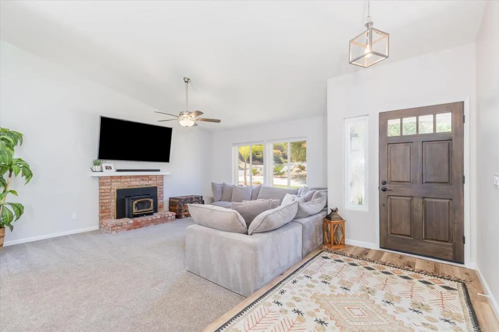 15311 La Plata Court Ramona, CA 92065