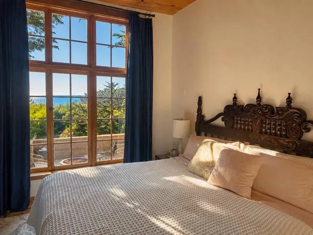 32680 Coast Ridge Drive Carmel, CA 93923