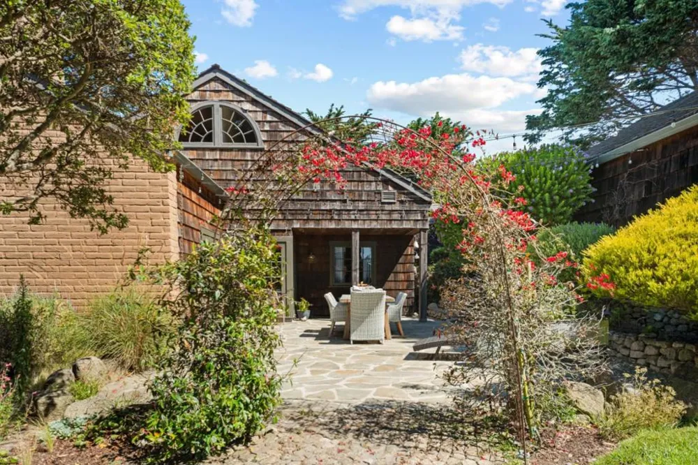 32680 Coast Ridge Drive Carmel, CA 93923