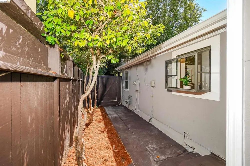 4751 Fair Ave Oakland, CA 94619