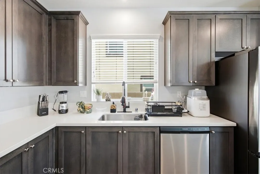 15727 Akron Victorville, CA 92394