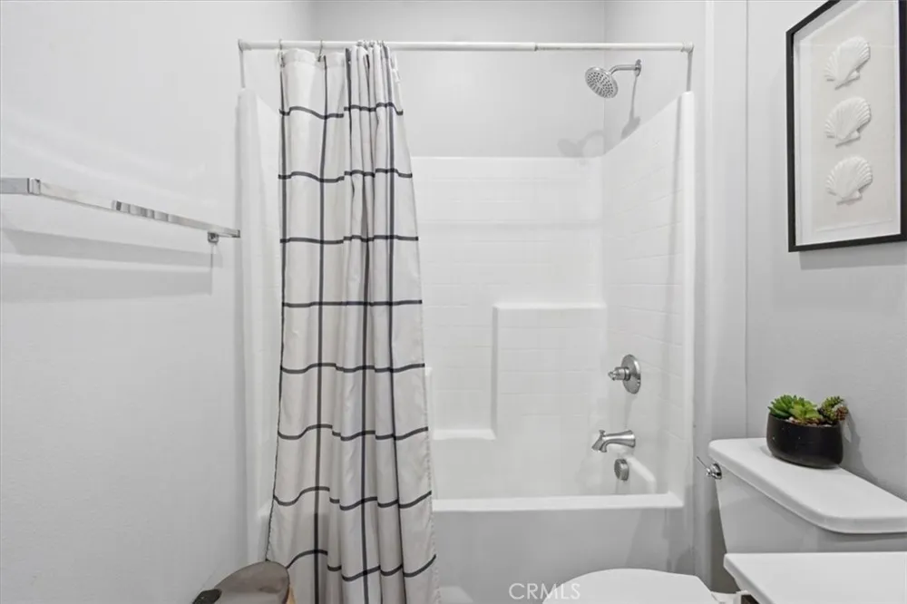 15727 Akron Victorville, CA 92394