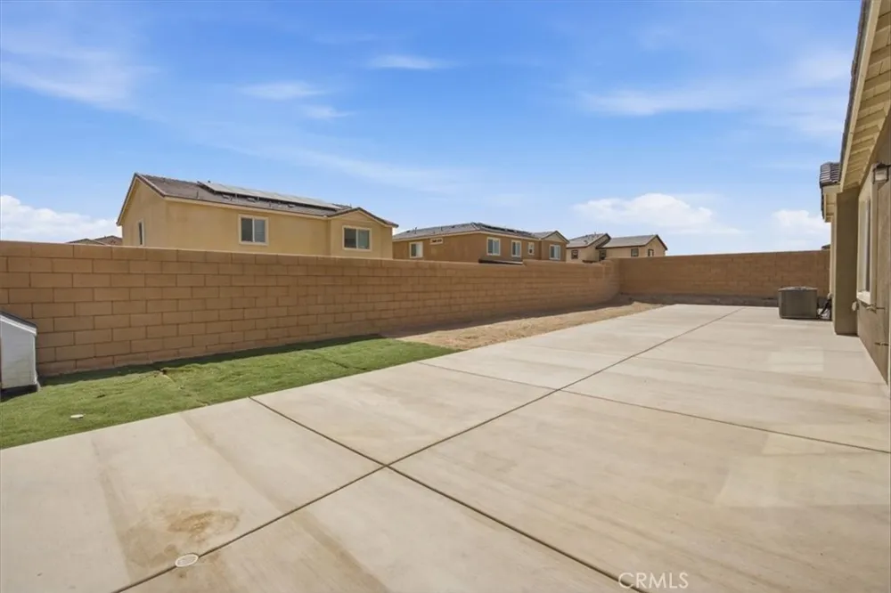 15727 Akron Victorville, CA 92394