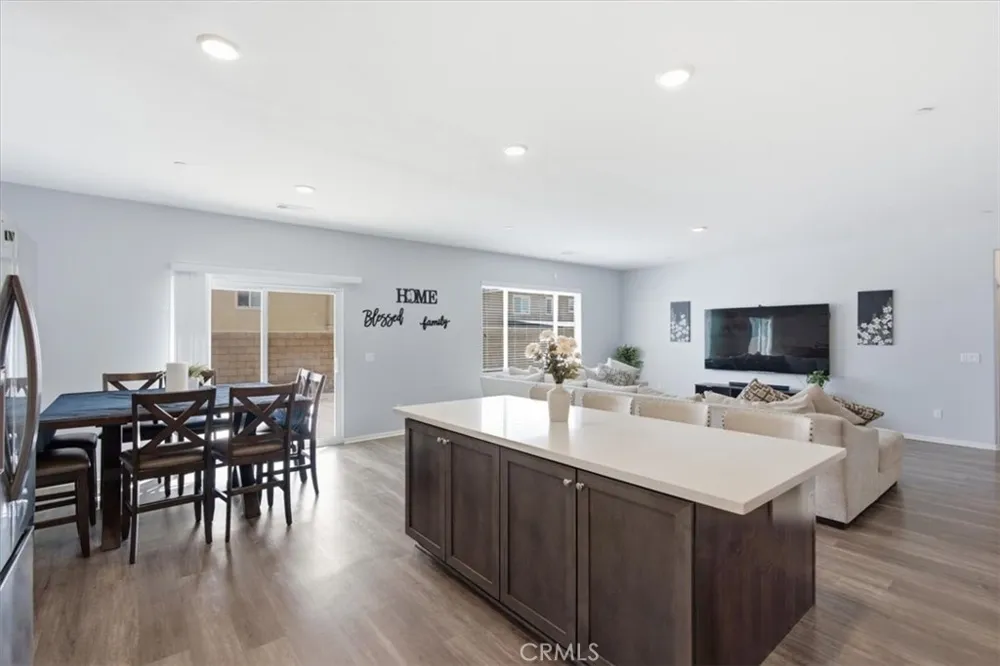15727 Akron Victorville, CA 92394
