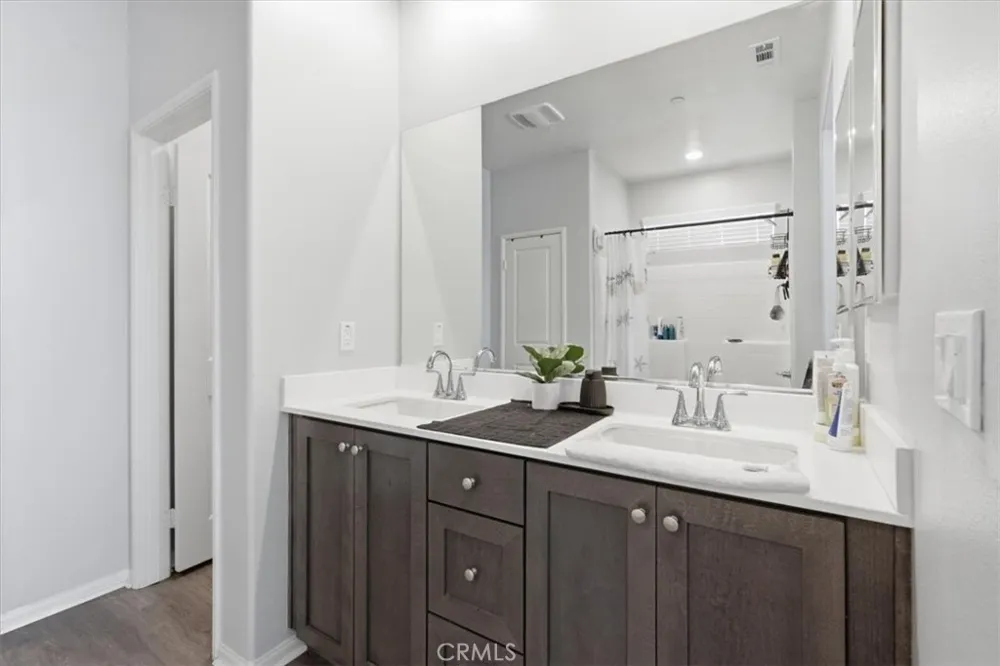 15727 Akron Victorville, CA 92394