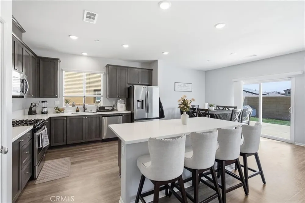 15727 Akron Victorville, CA 92394