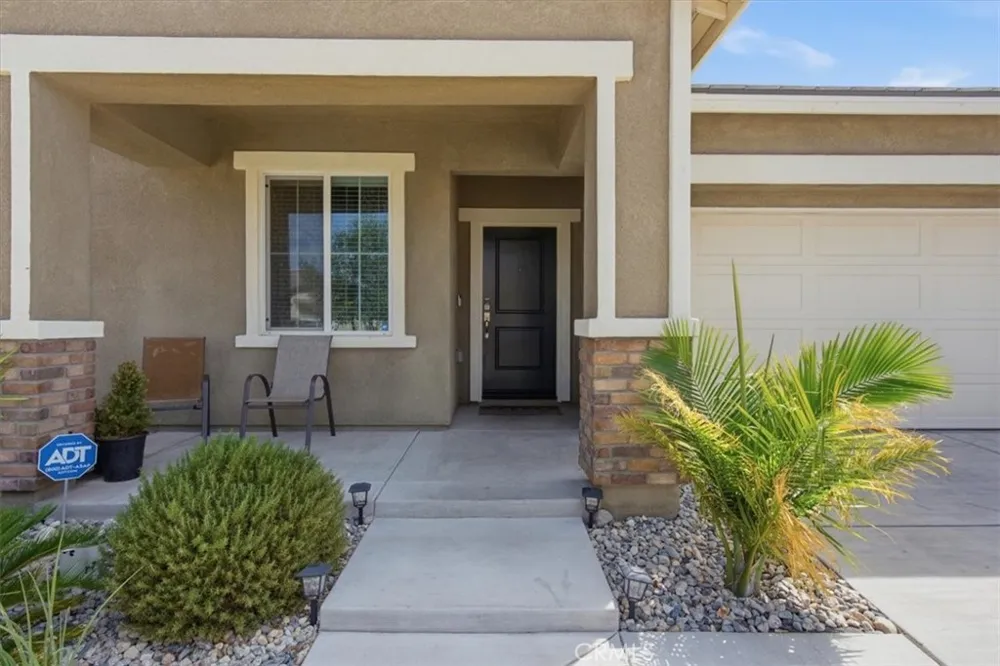 15727 Akron Victorville, CA 92394