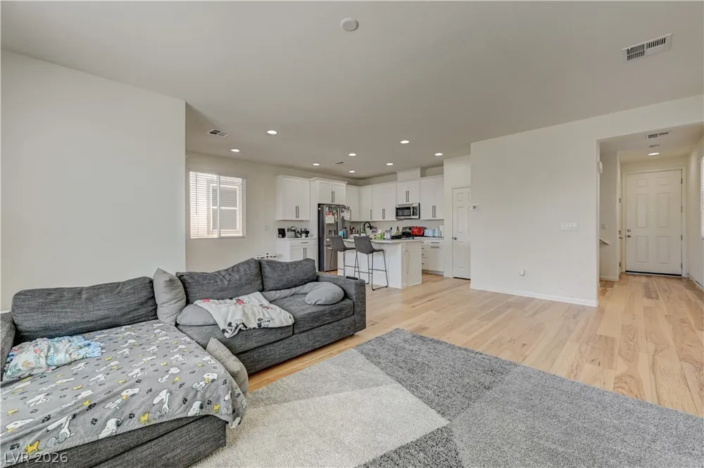 4417 Frias Falls Avenue Las Vegas, NV 89141