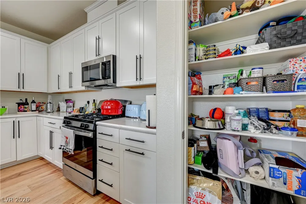 4417 Frias Falls Avenue Las Vegas, NV 89141