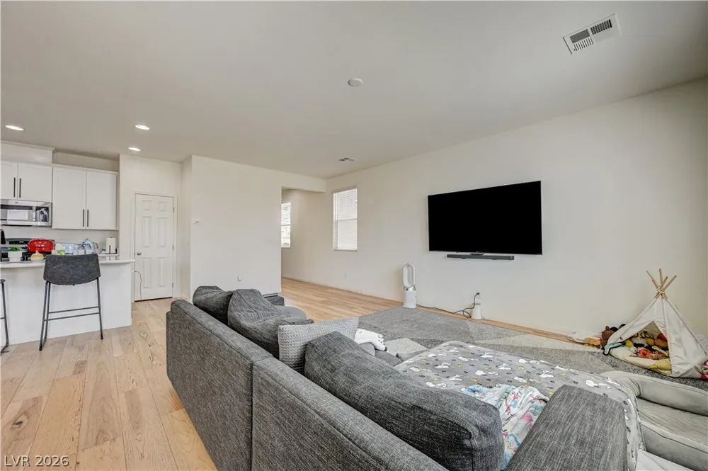 4417 Frias Falls Avenue Las Vegas, NV 89141