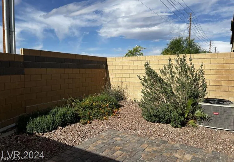 5281 Silver Branch Avenue Las Vegas, NV 89118
