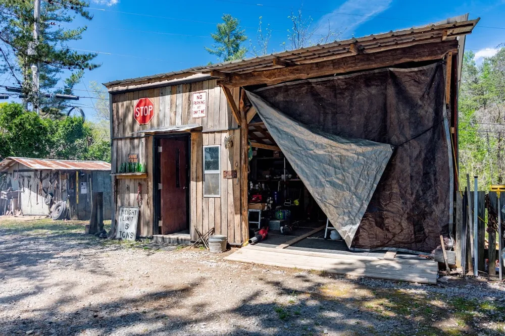 11 Cedar Hills Rd Grandview, TN 37337
