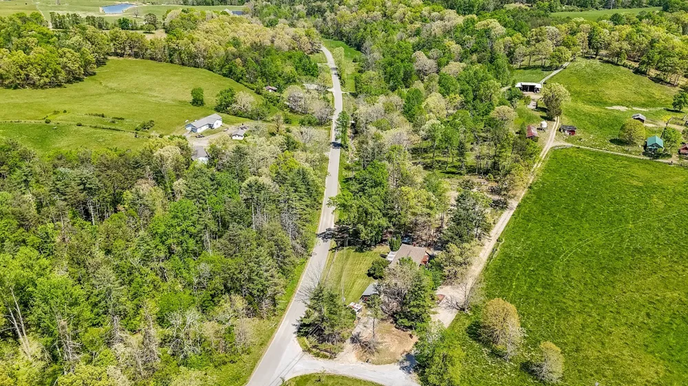 11 Cedar Hills Rd Grandview, TN 37337