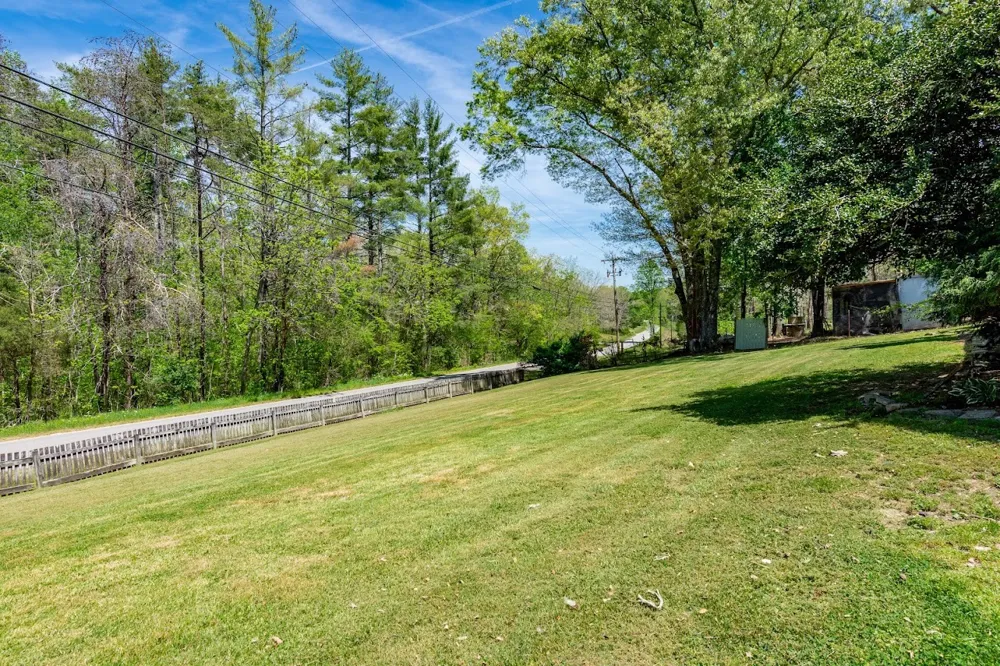 11 Cedar Hills Rd Grandview, TN 37337