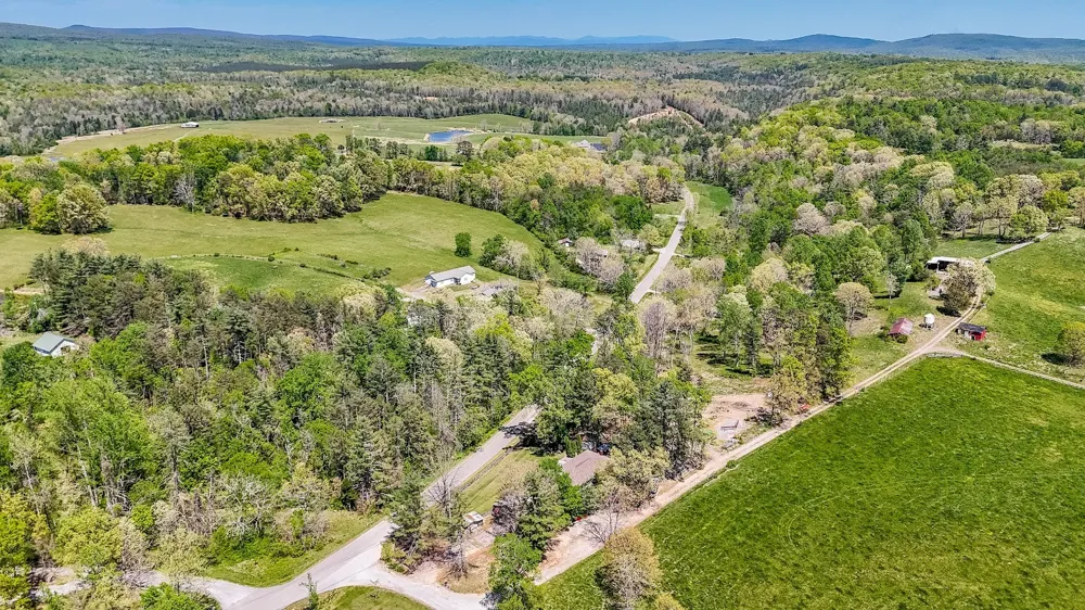 11 Cedar Hills Rd Grandview, TN 37337